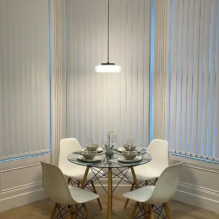 Citygo Apartments Queens Belfast Esterno foto